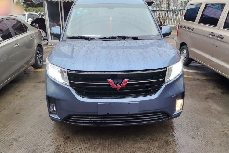 Used Wuling Hongguang PLUS 2019 1.5T Manual Comfort Version 7 Seats
