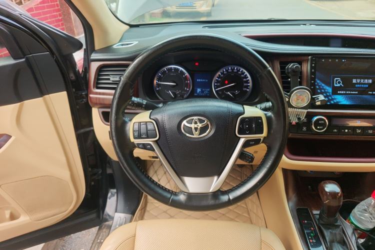 Used Toyota Highlander 2015 2.0T Four-Wheel Drive Luxury Edition 7-Seater Steering Wheel