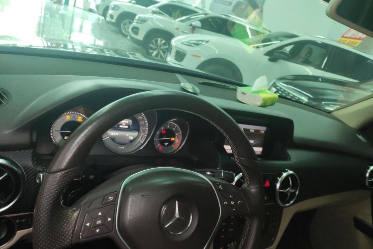 Used Mercedes-Benz GLK-Class 2013 GLK 300 4MATIC Dynamic Sunroof Model