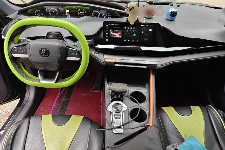 Used CHANGAN UNI-V 2022 1.5T Prestige Version Center Console