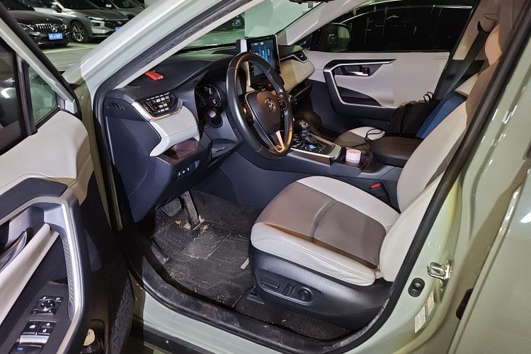 Used Toyota RAV4 2020 2.0L CVT Four-Wheel Drive Prestige Edition