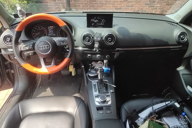 Used Audi A3 2019 Limousine 35 TFSI Ambition China V Center Console