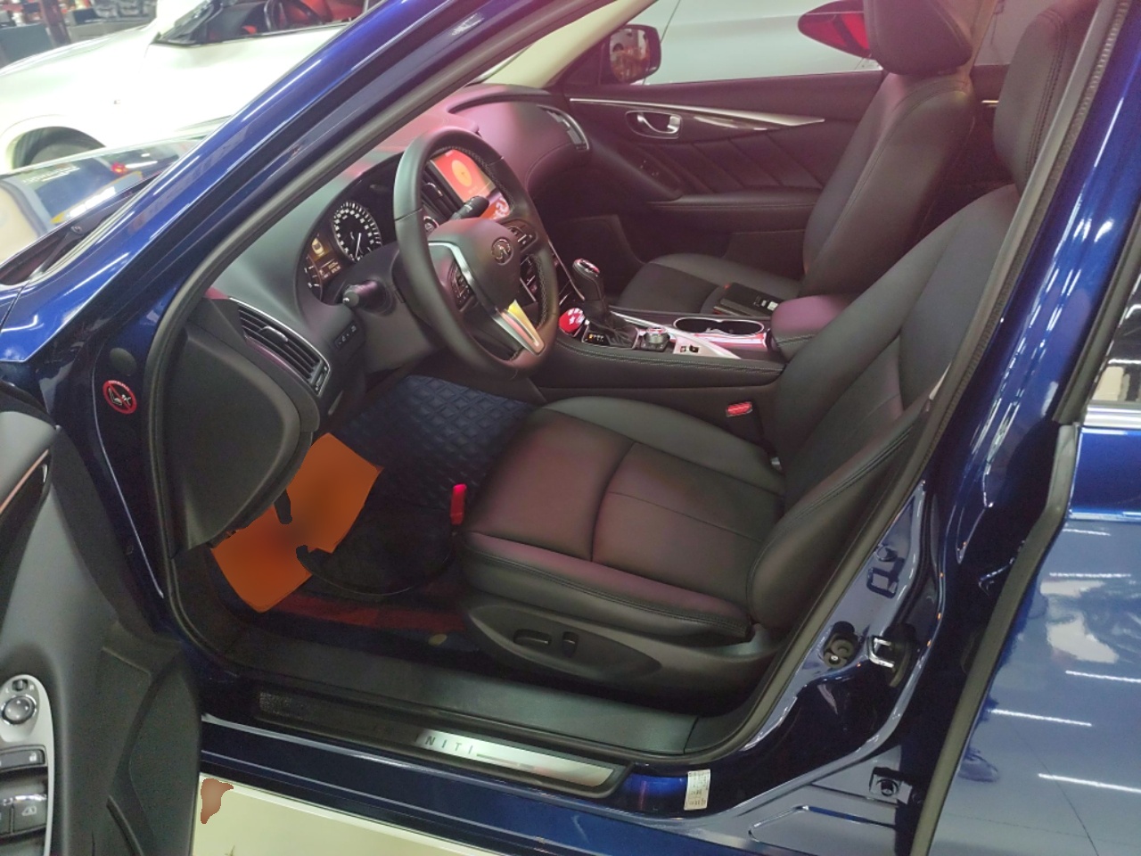 Переднее сиденье в автомобиле