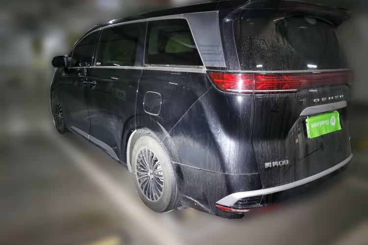 Used Denza D9 2022 DM-i 1040 Prestige Model
