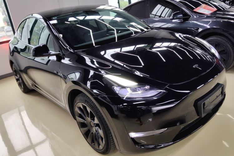 Used Tesla Model Y 2022 Long-Range All-Wheel-Drive Version