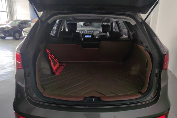 Used Hyundai Santa Fe 2015 2.0T Automatic Two-Wheel Drive Smart Version 5 Seats
