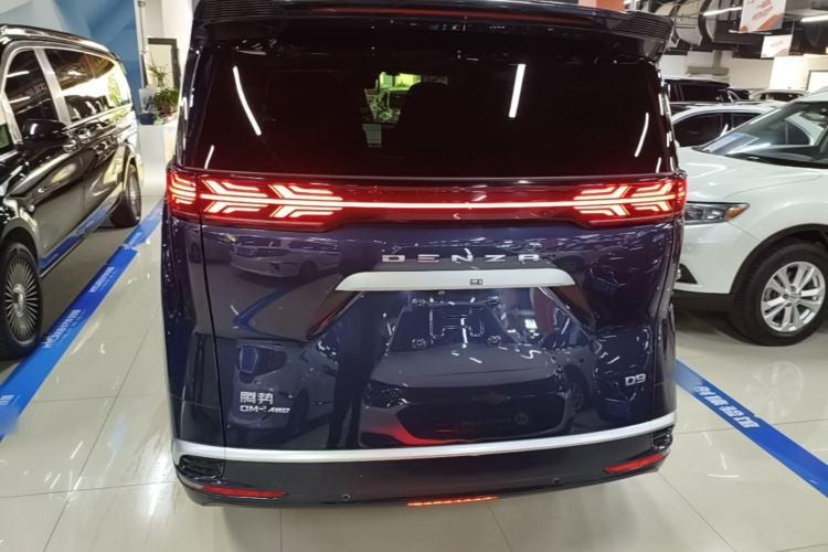 Used Denza D9 2022 DM-i 970 Four-Wheel Drive Flagship Model Rear