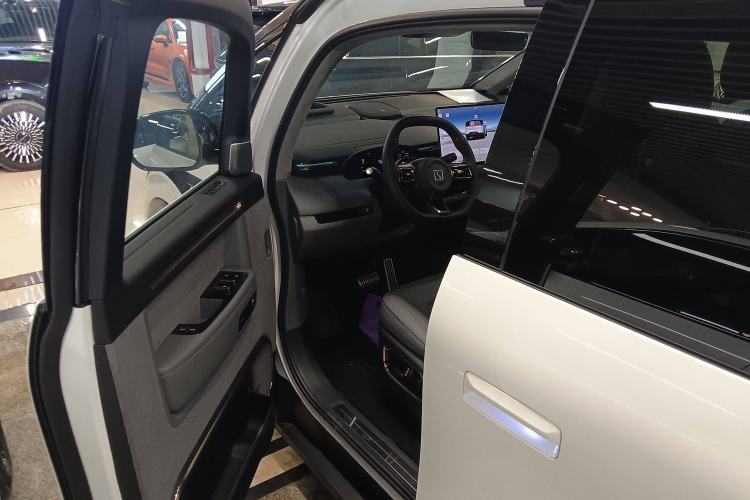 Used Zeekr MIX 2025 Long-Range Intelligent Driving Edition Interior 3