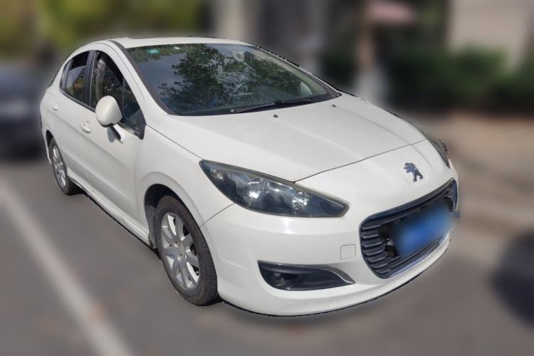 Used Peugeot 308 2012 1.6L Roland Garros Edition Front Right 45 Deg