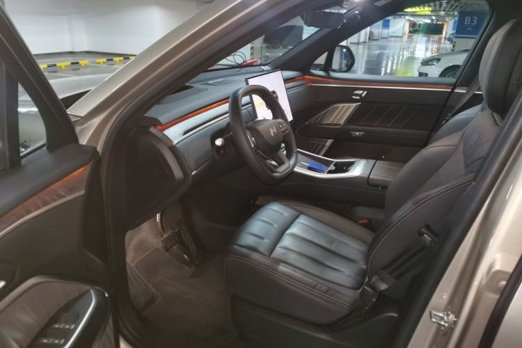 Used ONVO Luxeed L90 2025 Model—Max Six-Seater Version Driver Seat