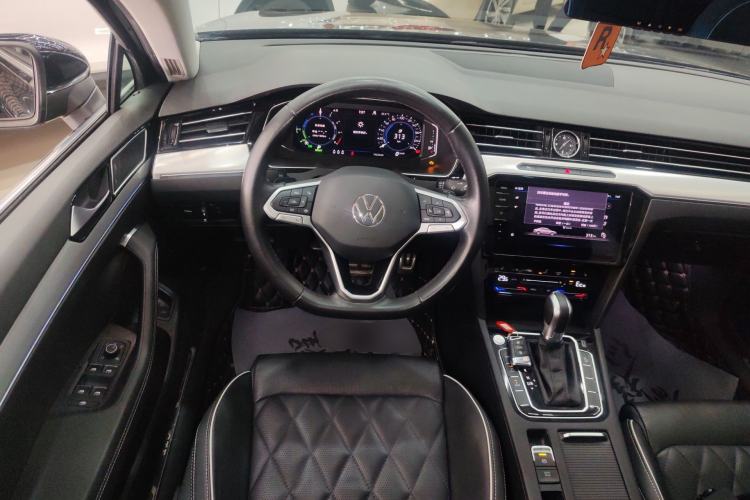 Used Volkswagen Magotan GTE Plug-in Hybrid 2022 GTE Luxury Model Steering Wheel