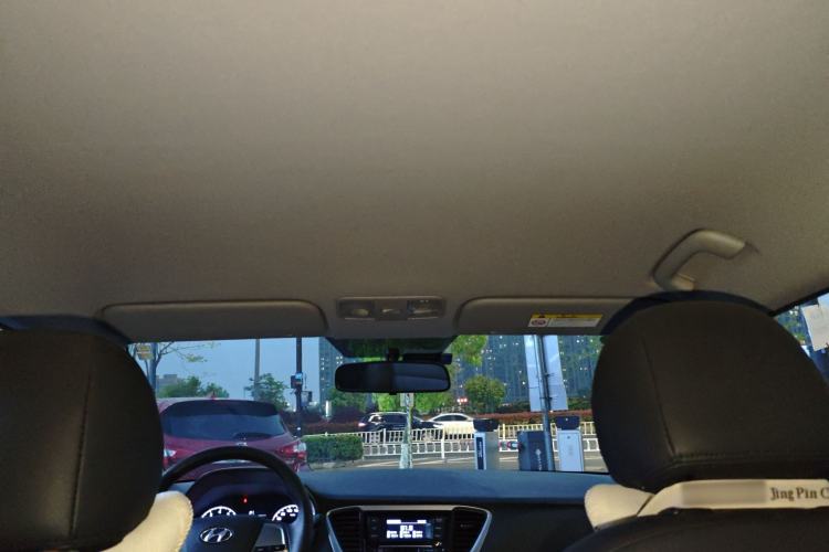 Used Hyundai Verna RV 2017 1.4L Automatic Cool Edition GLS China V Emission Standard Headliner