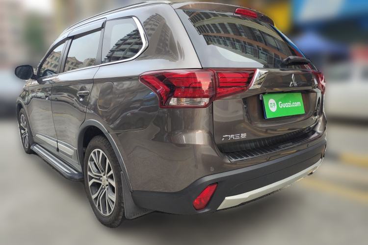 Used Mitsubishi Outlander 2018 2.0L Two-Wheel Drive Glory Edition 5 Seats Rear Left 45 Deg