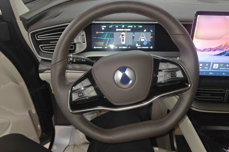 Used Denza D9 2024 DM-i 980 Four-Wheel Drive Prestige Model Steering Wheel