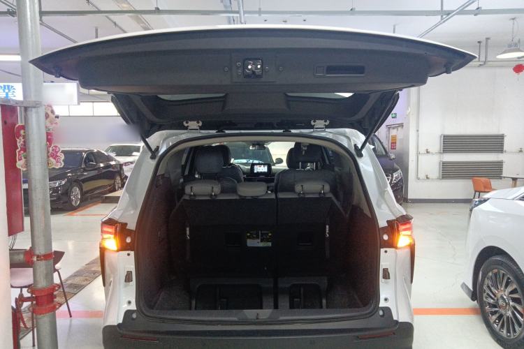 Used Toyota SIENNA 2021 2.5L Hybrid Comfort Edition Trunk