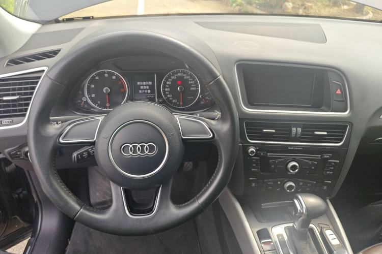 Used Audi Q5 2017 Plus 40 TFSI Ambition Model Steering Wheel