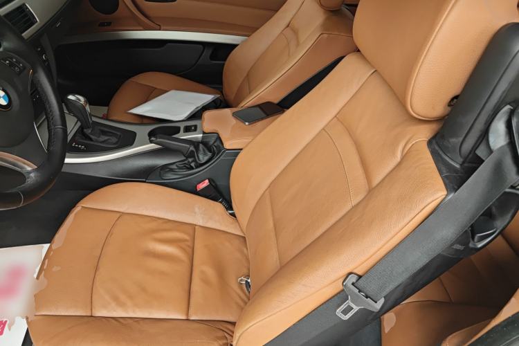 Used BMW 3 Series 2011 320i Convertible Coupe Left Front Seat