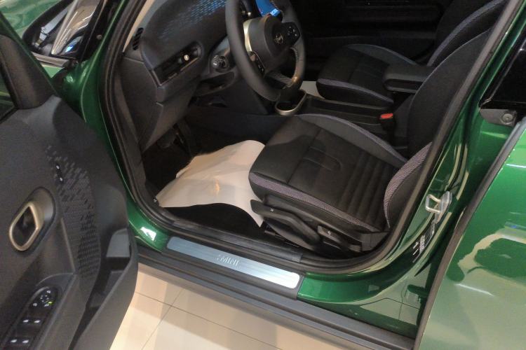 Used MINI MINI 2025 1.5T COOPER Classic Edition Five-Door Version