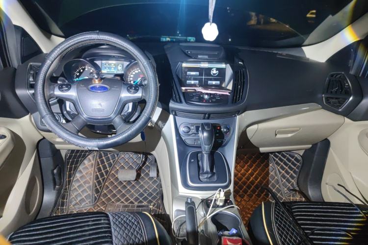 Used Ford Kuga 2013 1.6L GTDi 4x4 Elite Model Center Console