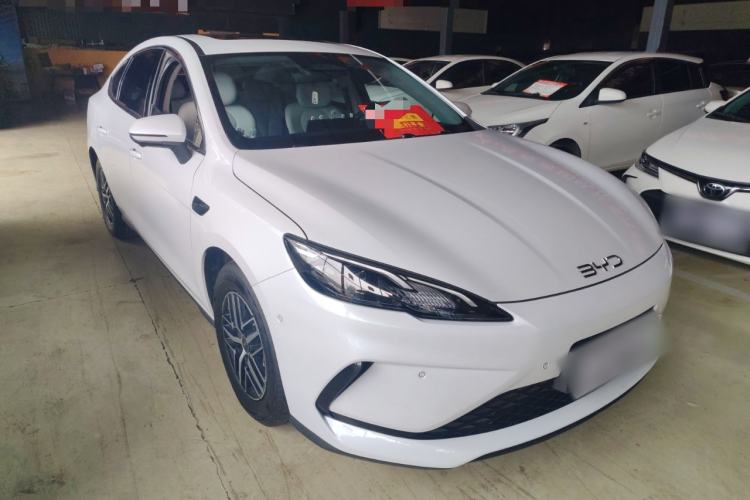 Used BYD Seal 05 DM-i 2025 DM-i Smart Drive 55KM Prestige Model Front Right 45 Deg