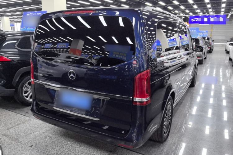 Used Mercedes-Benz V-Class 2017 V 260 L Prestige Extended Edition Rear Right 45 Deg