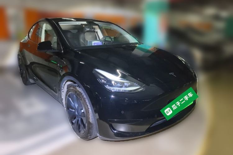 Used Tesla Model Y 2023 Rear-Wheel-Drive Version Front Right 45 Deg