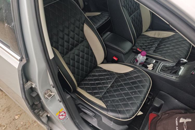 Used Volkswagen Golf 2015 1.6L Automatic Comfort Model Right Front Seat