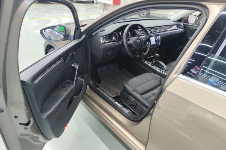 Used Volkswagen Passat 2016 330TSI DSG Prestige Edition Driver Seat