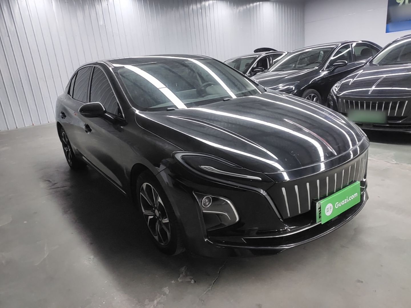 Hongqi E-QM5 2023 Revised Version Basic Travel Edition — снимка 3