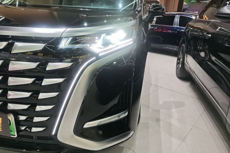 Used Denza D9 2024 DM-i 980 Four-Wheel Drive Prestige Model