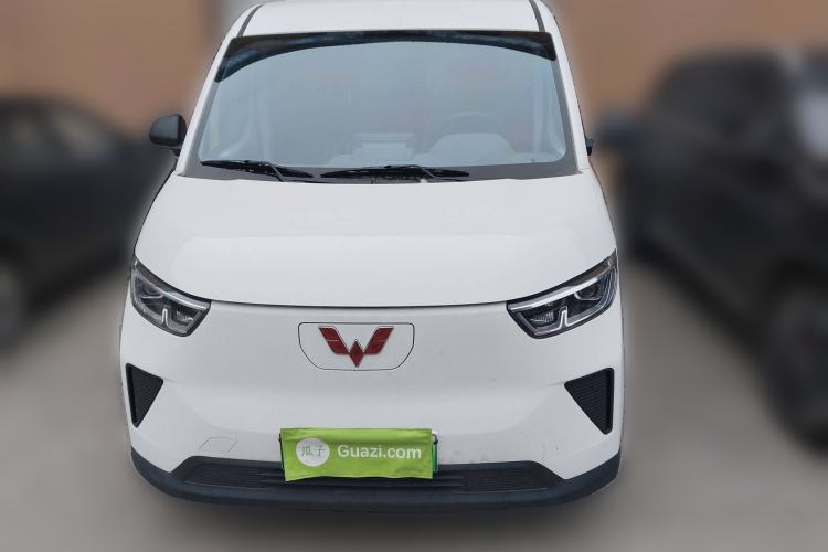 Used Wuling Yangguang 2024 300KM Comfort Version Passenger Van 75kW
