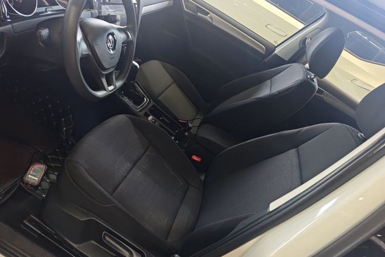 Used Volkswagen Golf 2018 1.6L Automatic Fashion Model