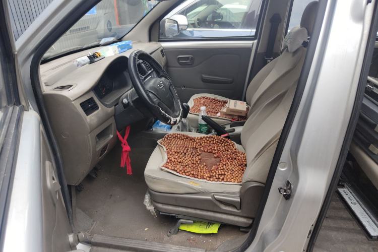 Used Wuling Rongguang V 2016 1.5L Standard Version
