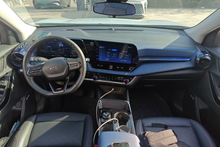 Used Chevrolet Equinox Plus 2024 102km RS Ultimate Edition Center Console