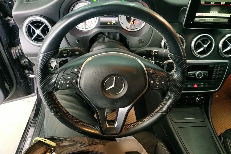 Used Mercedes-Benz A-Class 2015 A 200 Fashion Model