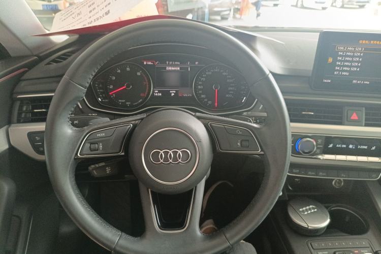 Used Audi A5 2020 Coupe 40 TFSI Fashion Edition China VI Emission Standard Steering Wheel