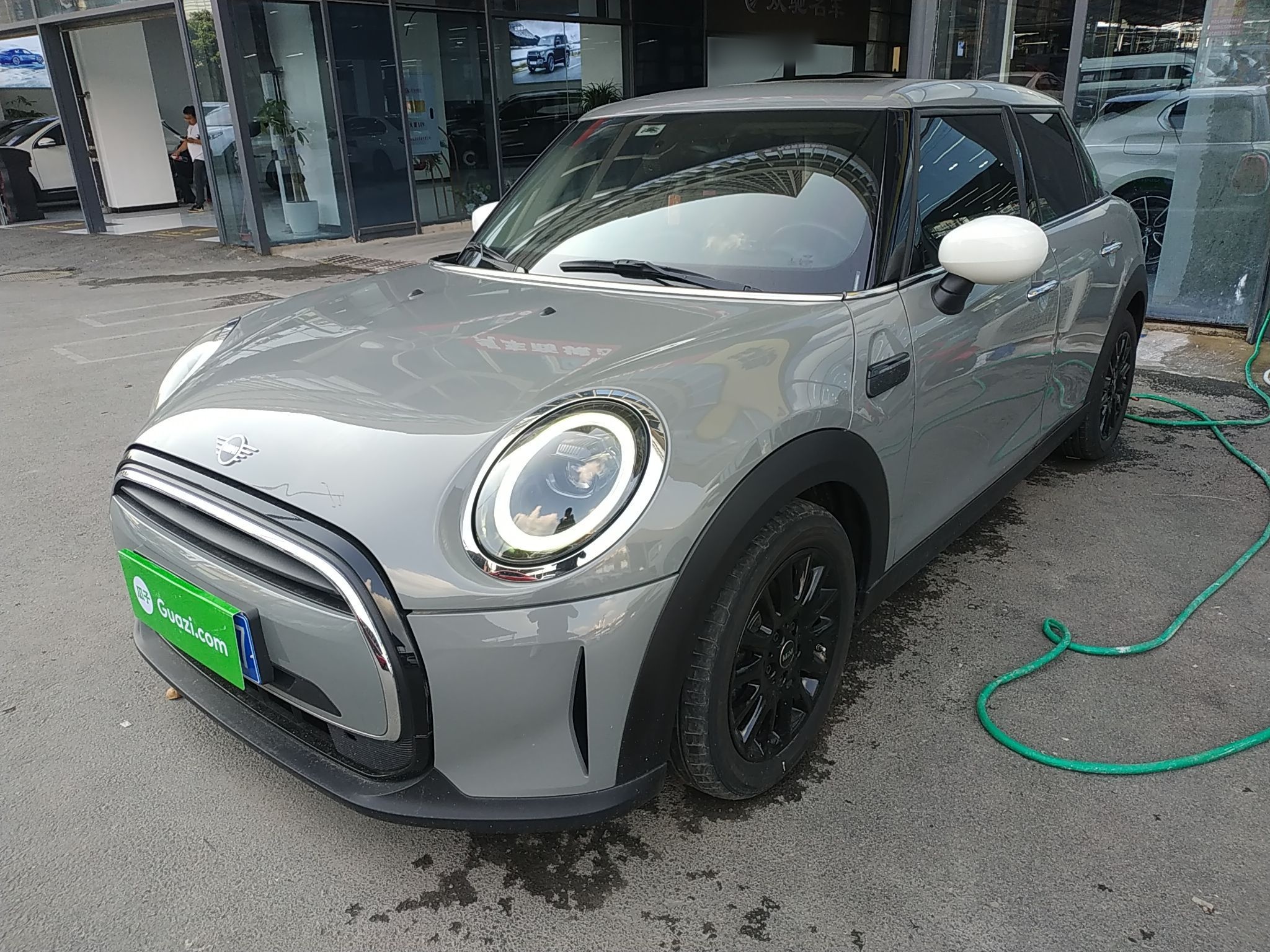 Parte inferior delantera