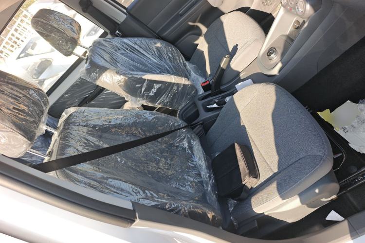 Used Wuling Hongguang New Energy 2025 Extended-Range Hybrid 50 km Standard Version
