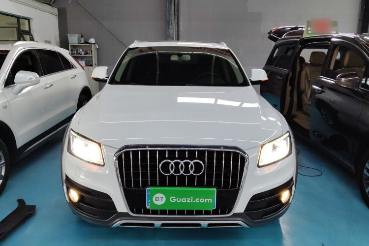 Used Audi Q5 2017 Plus 40 TFSI Technology Model
