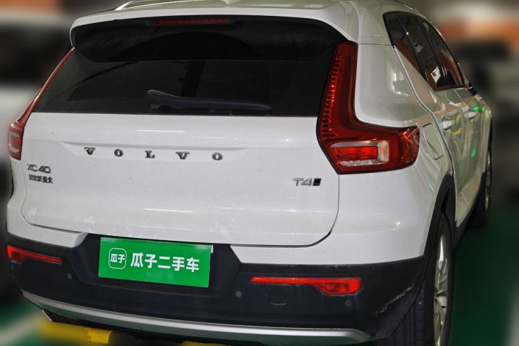 Used Volvo XC40 2021 T4 4x4 SmartDrive Fashion Edition Rear Right 45 Deg