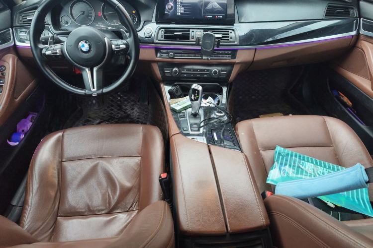 Used BMW 5 Series 2014 520Li Elegant Model Center Console