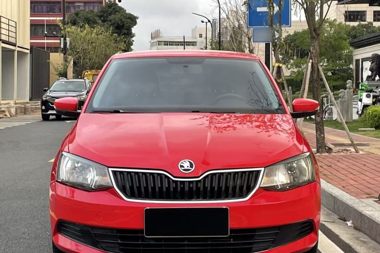 Used Skoda Fabia 2015 1.4L Automatic Front-Drive Model Exterior 4