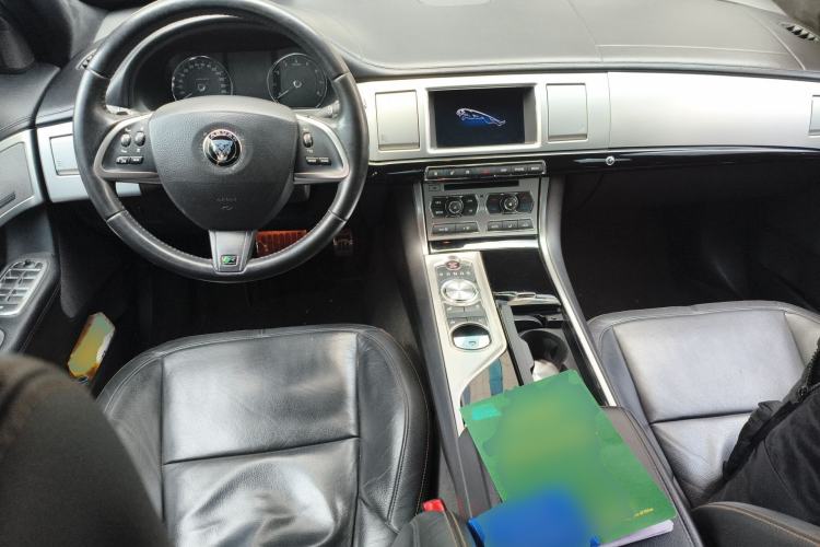 Used Jaguar XF 2015 XF 3.0 SC 80th Anniversary R-Sport Edition Center Console