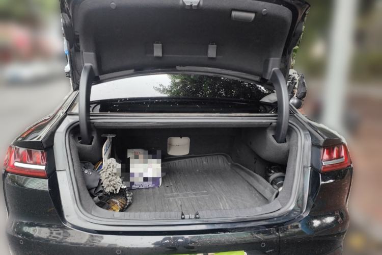 Used BYD e9 2021 Business Edition
