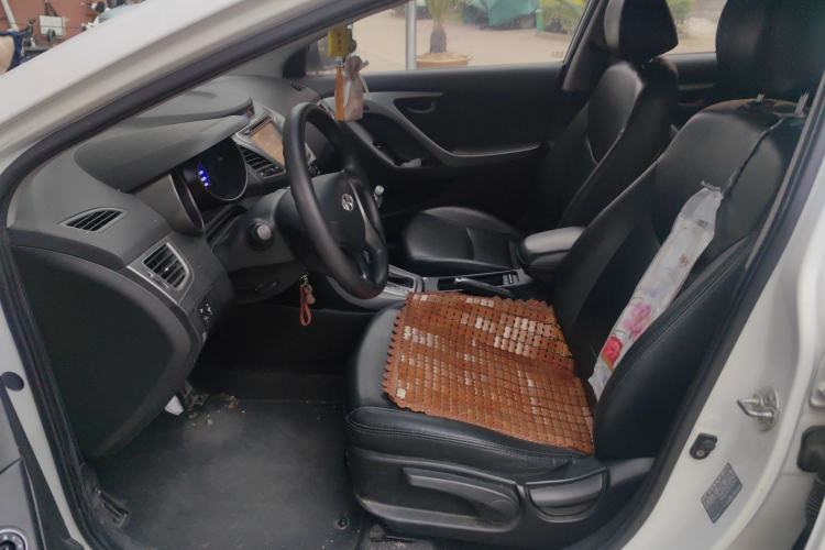 Used Hyundai Elantra (5th Generation / Langdong) 2016 1.6L Automatic Smart Version