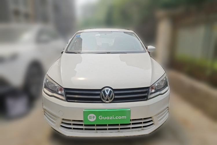 Used Volkswagen Jetta 2015 1.6L Manual Fashion Edition Front