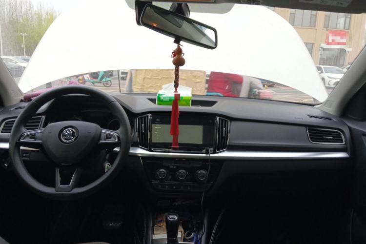 Used Skoda Kamiq 2022 1.5L Automatic Comfort Edition Center Console