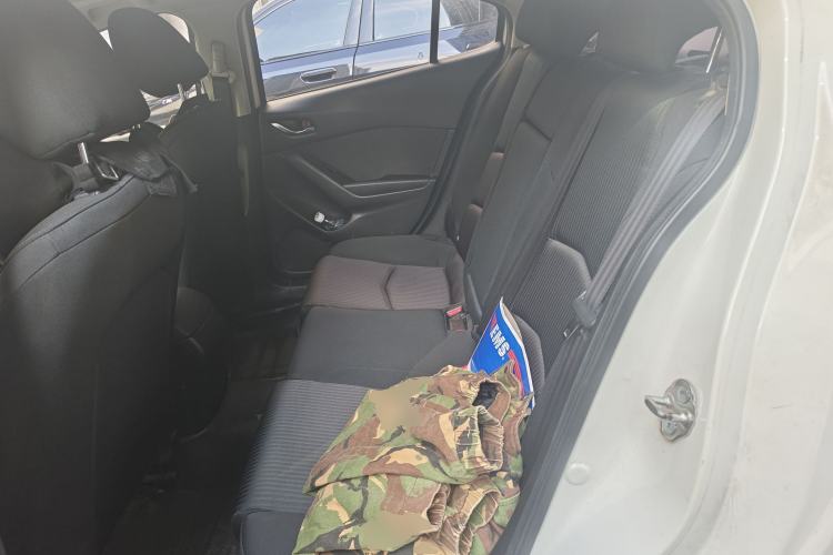 Used Mazda Mazda 3 Axela 2016 Sedan 1.5L Automatic Luxury Model
