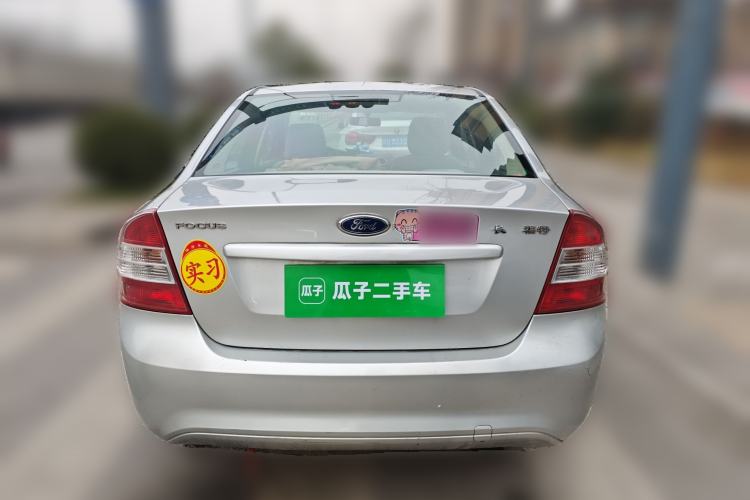 Used Ford Focus 2011 Sedan 1.8L Manual Classic Model
