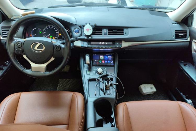 Used Lexus CT 2017 CT200h Elite Edition Solid Color China V Standard Center Console